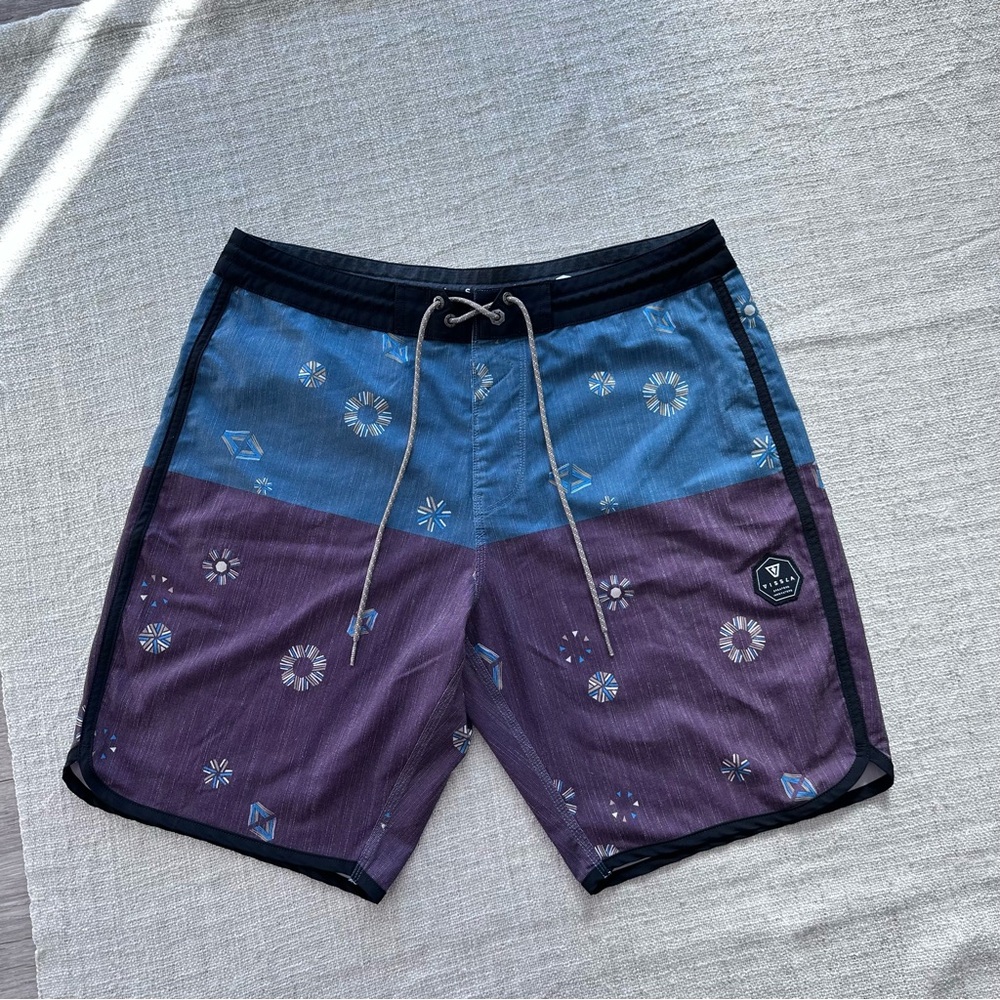 Vissla Men's Blue and Purple Swim Shorts board shorts size 34